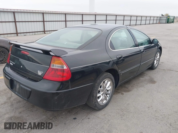 2004 Chrysler 300M M z VIN 2C3HE66G94H686024, wystawiony jako IAAI lot #42174229 z przebiegiem 150 628 mil mil oraz . Historia ofert i sprzedaży dostępna na DreamBid. Obrazek 4.