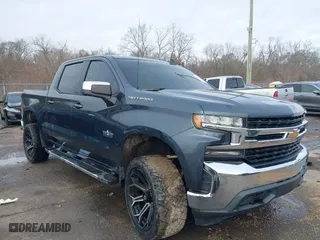 2019 Chevrolet Silverado 1500 LT with VIN 1GCPWCED3KZ146322, listed as a IAAI auction lot 41434070 with 135,233 mi miles. Bid and sale history available at carsss.com. Image 1.