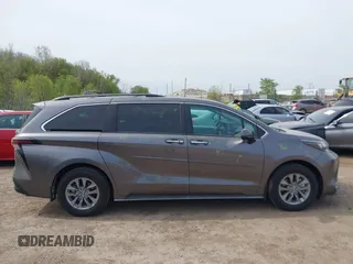 2024 Toyota Sienna XLE z VIN 5TDYSKFC5RS139626, wystawiony jako IAAI lot #42149627 z przebiegiem 10 148 mil mil oraz . Historia ofert i sprzedaży dostępna na DreamBid. Obrazek 13.