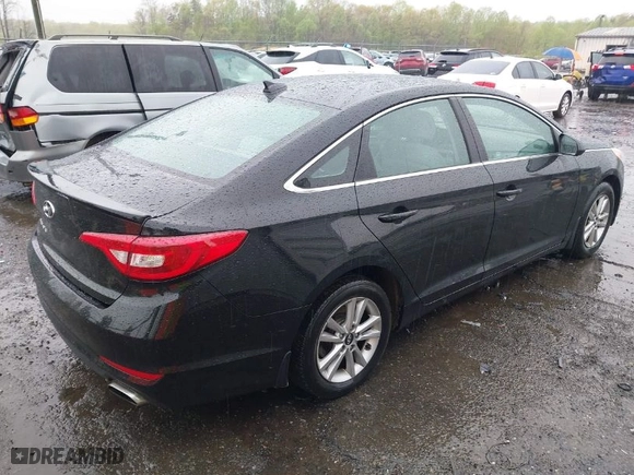 2015 Hyundai Sonata 2.4L SE with VIN 5NPE24AF4FH216200, listed as a IAAI auction lot 41994923 with 117,700 mi miles. Bid and sale history available at carsss.com. Image 4.