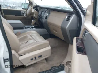 2013 Ford Expedition Max XLT с VIN 1FMJK1H59DEF08542, выставлен на аукционе IAAI как лот 41552946 с пробегом 218 762 миль миль и . История ставок и продаж доступна на DreamBid. Изображение 5.