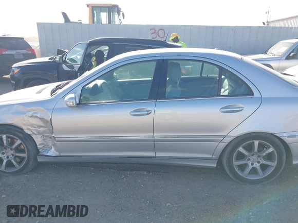 2007 Mercedes-Benz C 280 Luxury с VIN WDBRF92H67F898381, выставлен на аукционе IAAI как лот 41802139 с пробегом 147 866 миль миль и . История ставок и продаж доступна на DreamBid. Изображение 14.