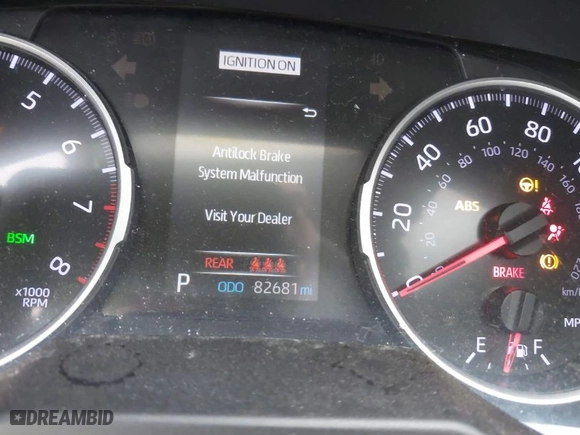 2019 Toyota RAV4 XLE with VIN 2T3W1RFVXKC031514, listed as a IAAI auction lot 40626768 with NaN miles. Bid and sale history available at carsss.com. Image 15.