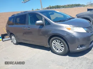 2016 Toyota Sienna XLE with VIN 5TDYK3DCXGS722960, listed as a IAAI auction lot 42153794 with 147,331 mi miles. Bid and sale history available at carsss.com. Image 14.