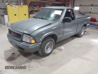 2002 GMC Sonoma SL with VIN 1GTCS145328187323, listed as a IAAI auction lot 41486479 with 85,993 mi miles. Bid and sale history available at carsss.com. Image 2.