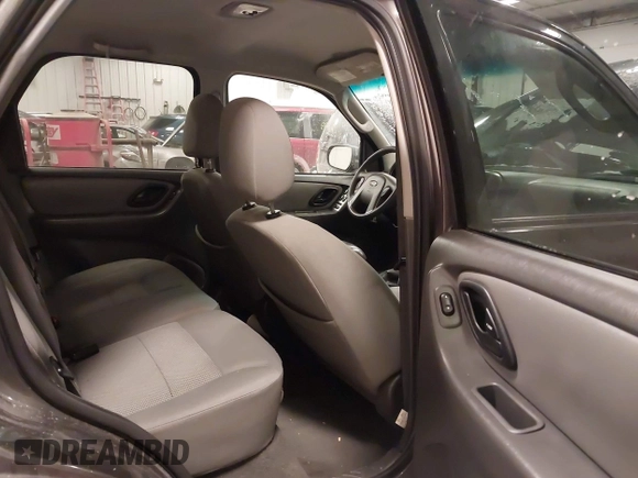 2006 Ford Escape XLT with VIN 1FMYU03Z46KD45641, listed as a IAAI auction lot 41395071 with 120,052 mi miles. Bid and sale history available at carsss.com. Image 8.