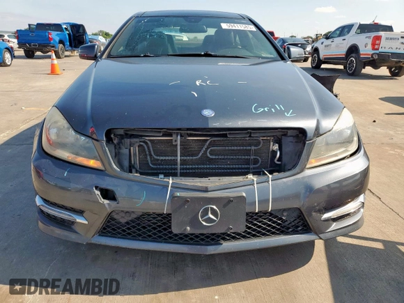 2013 Mercedes-Benz C 250 z VIN WDDGJ4HBXDG065935, wystawiony jako Copart lot #59411585 z przebiegiem 126 866 mil mil oraz Szkoda całkowita • Salvage title. Historia ofert i sprzedaży dostępna na DreamBid. Obrazek 5.