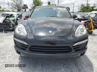2013 Porsche Cayenne S с VIN WP1AB2A22DLA83248, выставлен на аукционе Copart как лот 55978885 с пробегом 163 380 миль миль и На запчасти • Non repairable. История ставок и продаж доступна на DreamBid. Изображение 5.
