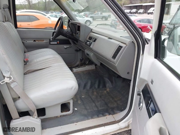 1993 Chevrolet C/K 1500 with VIN 1GCEK14Z5PE165151, listed as a IAAI auction lot 41945399 with 155,800 mi miles. Bid and sale history available at carsss.com. Image 5.