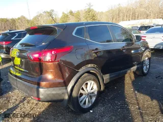 2017 Nissan Rogue Sport SV with VIN JN1BJ1CP4HW009249, listed as a IAAI auction lot 41448088 with 123,546 mi miles. Bid and sale history available at carsss.com. Image 4.