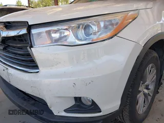 2014 Toyota Highlander XLE z VIN 5TDJKRFH0ES041779, wystawiony jako IAAI lot #42358505 z przebiegiem 127 438 mil mil oraz . Historia ofert i sprzedaży dostępna na DreamBid. Obrazek 6.