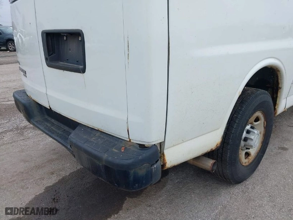 2011 Chevrolet Express Cargo Van with VIN 1GCWGFFA7B1108976, listed as a IAAI auction lot 40937070 with 296,821 mi miles. Bid and sale history available at carsss.com. Image 17.