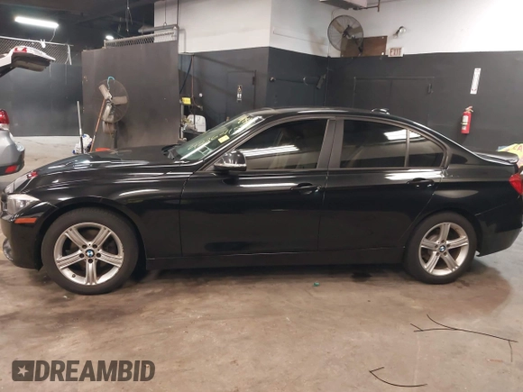 2015 BMW 3 Series 328i xDrive с VIN WBA3B5G55FNS13718, выставлен на аукционе IAAI как лот 42264153 с пробегом 180 428 миль миль и . История ставок и продаж доступна на DreamBid. Изображение 14.