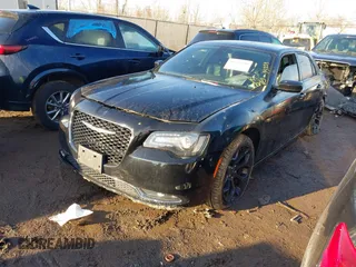 2019 Chrysler 300 with VIN 2C3CCABG6KH637059, listed as a IAAI auction lot 41631640 with 95,254 mi miles. Bid and sale history available at carsss.com. Image 18.