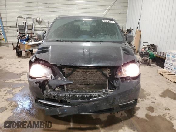 2015 Chrysler Town & Country S with VIN 2C4RC1HG4FR572726, listed as a Copart auction lot 86858984 with 140,033 mi miles and Salvage Title. Bid and sale history available at DreamBid. Image 5.
