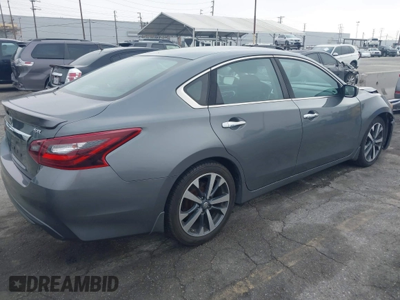 2017 Nissan Altima SL z VIN 1N4AL3AP2HC498095, wystawiony jako IAAI lot #42453384 z przebiegiem 138 736 mil mil oraz . Historia ofert i sprzedaży dostępna na DreamBid. Obrazek 4.
