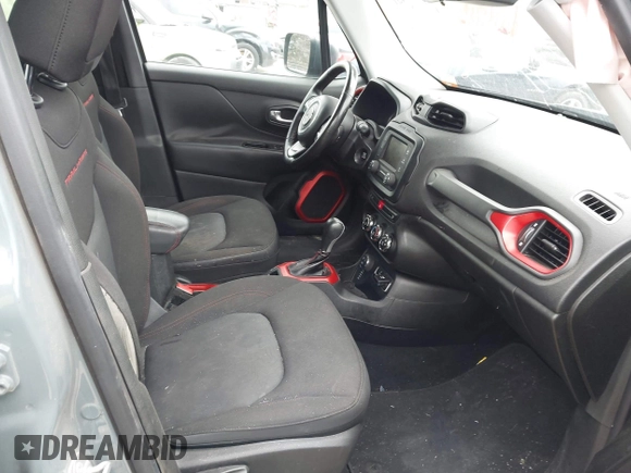 2015 Jeep Renegade Trailhawk z VIN ZACCJBCT4FPB79254, wystawiony jako IAAI lot #41965451 z przebiegiem 87 398 mil mil oraz . Historia ofert i sprzedaży dostępna na DreamBid. Obrazek 5.
