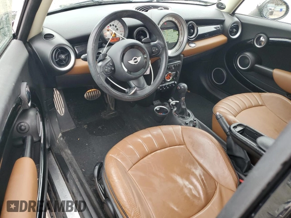 2014 MINI Clubman S z VIN WMWZG3C53ET800872, wystawiony jako Copart lot #45031435 z przebiegiem 135 139 mil mil oraz Szkoda całkowita • Salvage title. Historia ofert i sprzedaży dostępna na DreamBid. Obrazek 8.