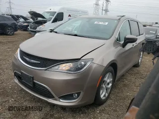 2017 Chrysler Pacifica Touring L z VIN 2C4RC1BG5HR836712, wystawiony jako Copart lot #53671785 z przebiegiem 88 064 mil mil oraz Szkoda całkowita • Salvage title. Historia ofert i sprzedaży dostępna na DreamBid. Obrazek 1.