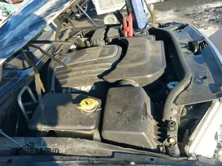 2006 Jeep Commander Limited с VIN 1J8HG58246C124502, выставлен на аукционе IAAI как лот 41208630 с пробегом 210 499 миль миль и . История ставок и продаж доступна на DreamBid. Изображение 17.