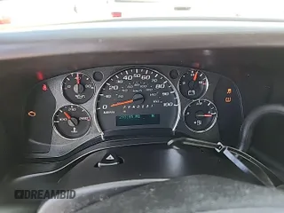 2014 Chevrolet Express Cargo z VIN 1GCSGAFX3E1155786, wystawiony jako IAAI lot #42552299 z przebiegiem 293 184 mil mil oraz . Historia ofert i sprzedaży dostępna na DreamBid. Obrazek 1.