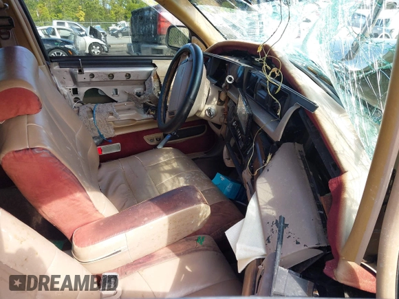 1994 Ford Crown Victoria LX с VIN 2FALP74W1RX133239, выставлен на аукционе IAAI как лот 42020257 с пробегом 110 463 миль миль и . История ставок и продаж доступна на DreamBid. Изображение 5.