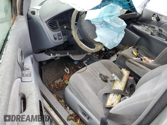 2003 Toyota Sienna LE with VIN 4T3ZF13C83U517614, listed as a Copart auction lot 72593664 with 0 mi miles and Salvage Title. Bid and sale history available at carsss.com. Image 8.