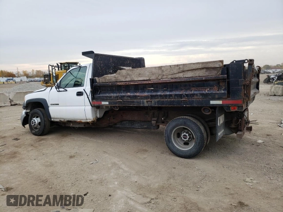 2006 GMC Sierra 3500 WT z VIN 1GDJK34U56E167281, wystawiony jako Copart lot #76955914 z przebiegiem 197 351 mil mil oraz Szkody całkowita. Historia ofert i sprzedaży dostępna na DreamBid. Obrazek 2.