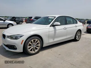 2018 BMW 3 Series 320i z VIN WBA8E1G57JNU89882, wystawiony jako Copart lot #57174675 z przebiegiem 93 589 mil mil oraz Szkoda całkowita • Salvage title. Historia ofert i sprzedaży dostępna na DreamBid. Obrazek 1.