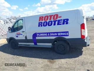2015 Ford Transit Cargo z VIN 1FTNR1ZM1FKA46909, wystawiony jako IAAI lot #42092389 z przebiegiem 216 806 mil mil oraz . Historia ofert i sprzedaży dostępna na DreamBid. Obrazek 14.