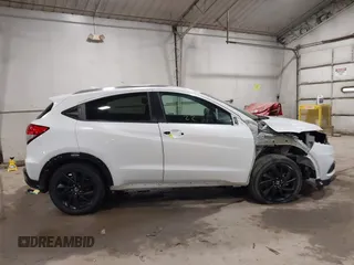 2022 Honda HR-V Sport with VIN 3CZRU6H10NM741811, listed as a IAAI auction lot 41470474 with 27,636 mi miles. Bid and sale history available at carsss.com. Image 13.