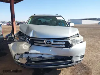 2011 Toyota Highlander Limited with VIN 5TDYK3EH9BS045001, listed as a IAAI auction lot 40718670 with 166,133 mi miles. Bid and sale history available at carsss.com. Image 6.