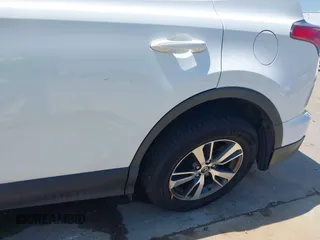 2018 Toyota RAV4 XLE with VIN JTMWFREV7JJ199383, listed as a IAAI auction lot 41859890 with 41,408 mi miles. Bid and sale history available at carsss.com. Image 18.