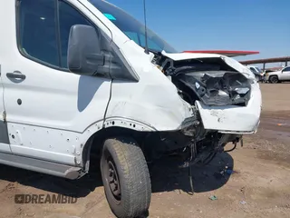 2018 Ford Transit z VIN 1FTYR1ZM2JKA64616, wystawiony jako IAAI lot #42416596 z przebiegiem Nie podano mil oraz . Historia ofert i sprzedaży dostępna na DreamBid. Obrazek 17.