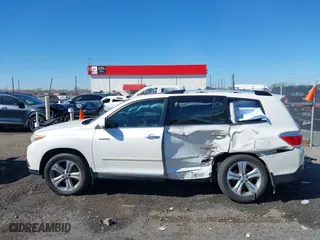 2012 Toyota Highlander Limited with VIN 5TDYK3EH2CS050221, listed as a IAAI auction lot 41663898 with 205,714 mi miles. Bid and sale history available at carsss.com. Image 14.