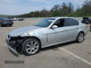 2008 BMW 3 Series 335xi z VIN WBAVD53598A010771, wystawiony jako Copart lot #59900625 z przebiegiem 181 677 mil mil oraz Szkoda całkowita • Salvage title. Historia ofert i sprzedaży dostępna na DreamBid. Obrazek 1.