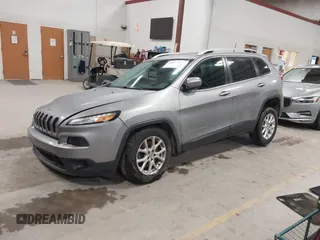 2016 Jeep Cherokee Altitude with VIN 1C4PJMCB6GW295404, listed as a IAAI auction lot 41211758 with 100,722 mi miles and . Bid and sale history available at DreamBid. Image 17.