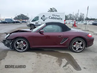 2005 Porsche Boxster S z VIN WP0CB29865U731351, wystawiony jako IAAI lot #42153541 z przebiegiem 97 378 mil mil oraz . Historia ofert i sprzedaży dostępna na DreamBid. Obrazek 14.