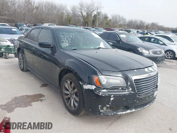 2014 Chrysler 300 with VIN 2C3CCAGG3EH384800, listed as a IAAI auction lot 41818031 with 147,335 mi miles. Bid and sale history available at carsss.com. Image 1.