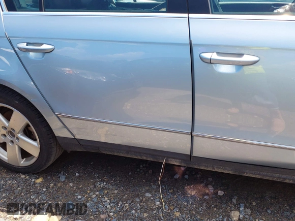 2007 Volkswagen Passat Wolfsburg Edition with VIN WVWAK73C77P152906, listed as a IAAI auction lot 42404087 with Not provided miles and . Bid and sale history available at DreamBid. Image 22.