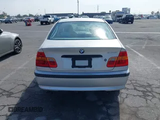 2002 BMW 3 Series 325i with VIN WBAET37492NG83135, listed as a IAAI auction lot 42028502 with 184,216 mi miles. Bid and sale history available at carsss.com. Image 16.