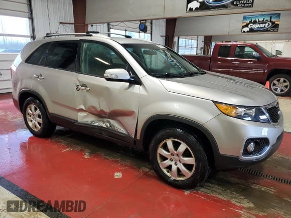 2013 Kia Sorento LX with VIN 5XYKTCA61DG422833, listed as a Copart auction lot 49278495 with 66,587 mi miles and Salvage Title. Bid and sale history available at carsss.com. Image 4.
