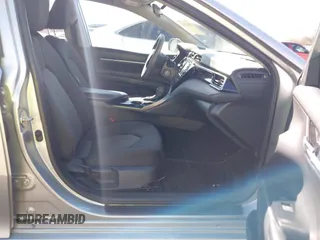 2020 Toyota Camry LE with VIN 4T1C11AK4LU302190, listed as a IAAI auction lot 41625262 with 61,337 mi miles. Bid and sale history available at carsss.com. Image 5.