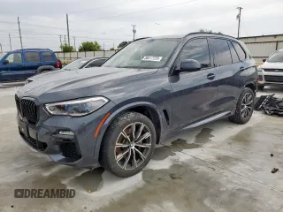 2021 BMW X5 xDrive40i z VIN 5UXCR6C01M9E28633, wystawiony jako Copart lot #58417725 z przebiegiem 38 517 mil mil oraz Szkoda całkowita • Salvage title. Historia ofert i sprzedaży dostępna na DreamBid. Obrazek 1.