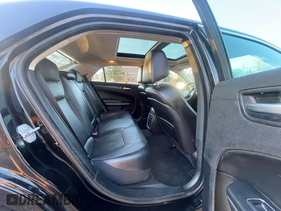 2016 Chrysler 300 with VIN 2C3CCAKG5GH164312, listed as a Copart auction lot 49041435 with 157,745 mi miles and Clean Title. Bid and sale history available at carsss.com. Image 6.