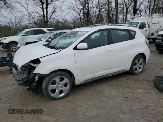 2010 Pontiac Vibe with VIN 5Y2SM6E00AZ420685, listed as a Copart auction lot 42993035 with 111,761 mi miles and Salvage Title. Bid and sale history available at carsss.com. Image 1.