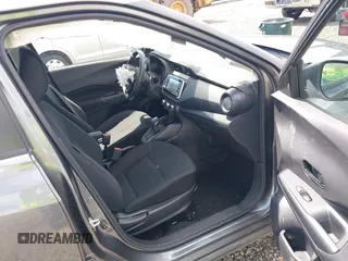 2024 Nissan Kicks S z VIN 3N1CP5BV7RL502652, wystawiony jako IAAI lot #42258123 z przebiegiem 4 244 mil mil oraz . Historia ofert i sprzedaży dostępna na DreamBid. Obrazek 5.