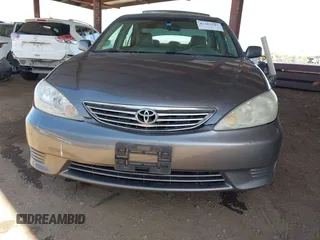 2006 Toyota Camry LE z VIN 4T1BF32K86U635925, wystawiony jako IAAI lot #42267547 z przebiegiem 162 593 mil mil oraz . Historia ofert i sprzedaży dostępna na DreamBid. Obrazek 12.