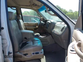 2001 Lincoln Navigator with VIN 5LMFU28A41LJ05964, listed as a IAAI auction lot 42266923 with 209,426 mi miles and . Bid and sale history available at DreamBid. Image 5.