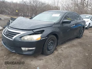 2015 Nissan Altima 2.5 S with VIN 1N4AL3AP2FN351860, listed as a IAAI auction lot 41844963 with 173,046 mi miles. Bid and sale history available at carsss.com. Image 2.
